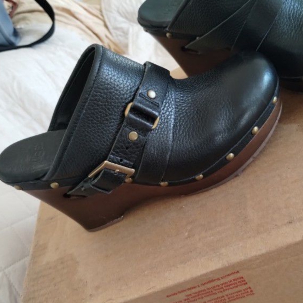 UGG clogs